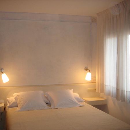 Hotel Carmen Roses Eksteriør billede