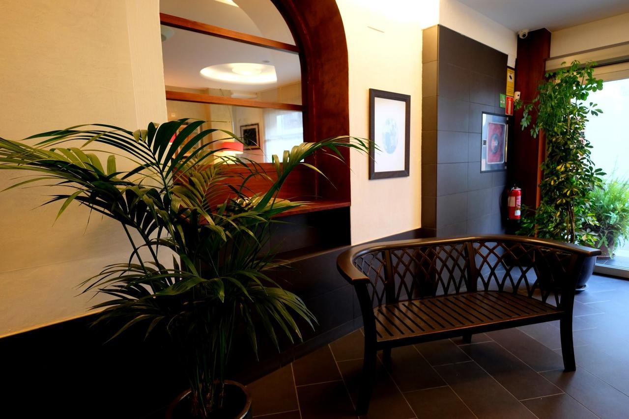 Hotel Carmen Roses Eksteriør billede