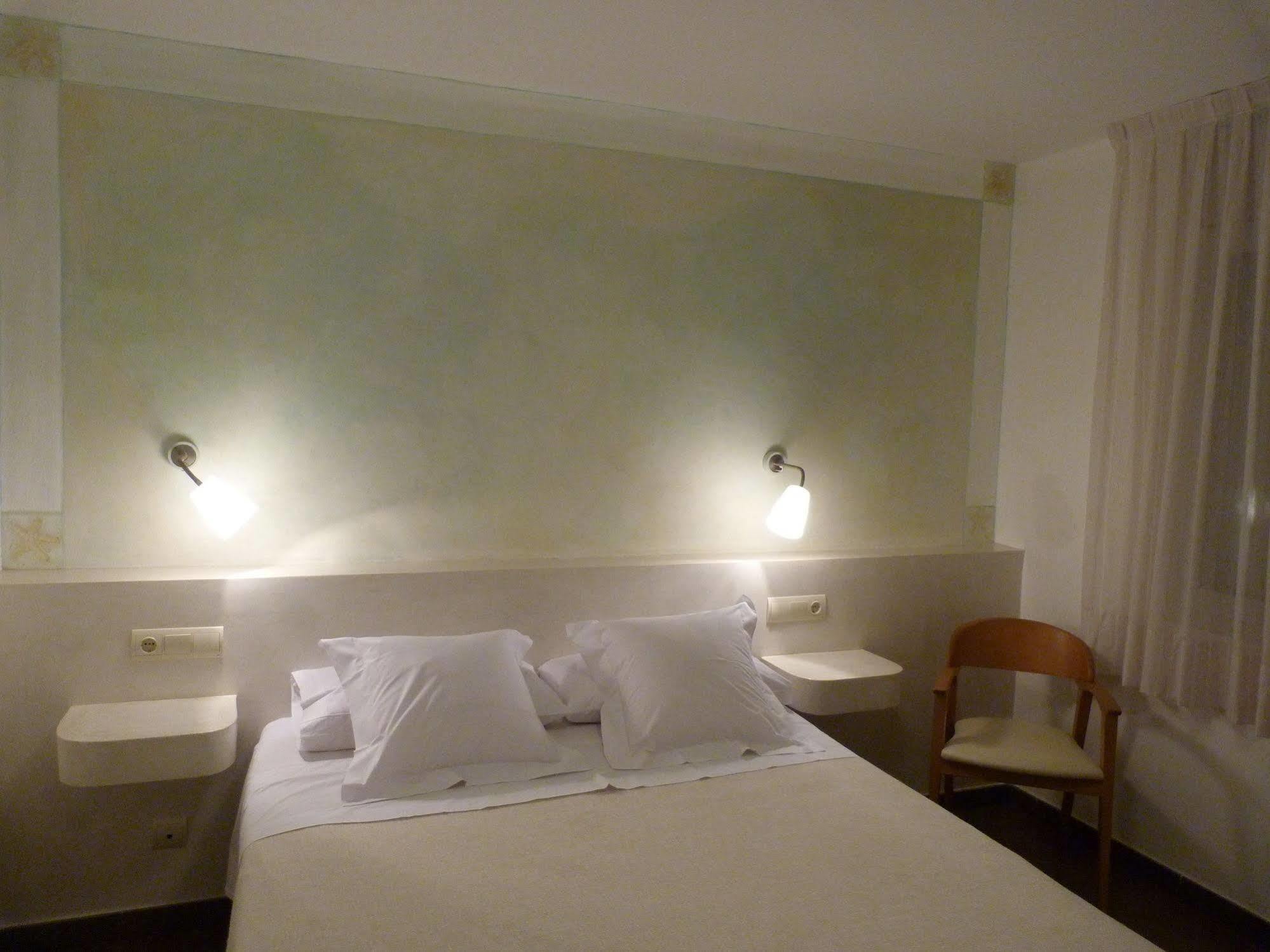 Hotel Carmen Roses Eksteriør billede