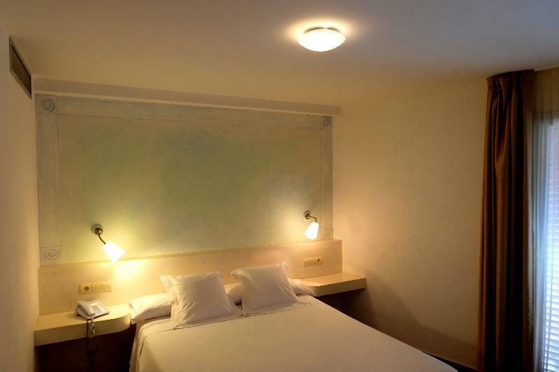 Hotel Carmen Roses Eksteriør billede